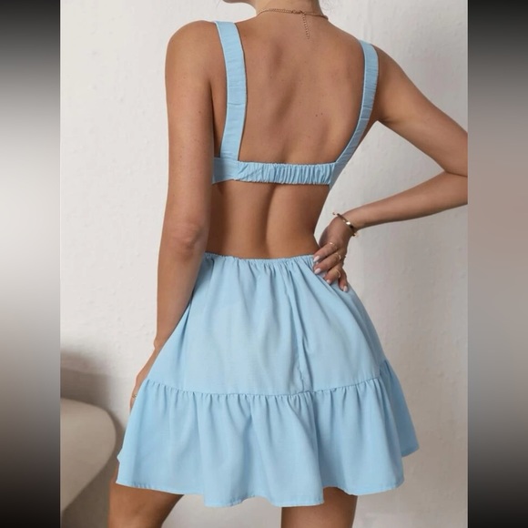 Dress - Picture 2 of 3